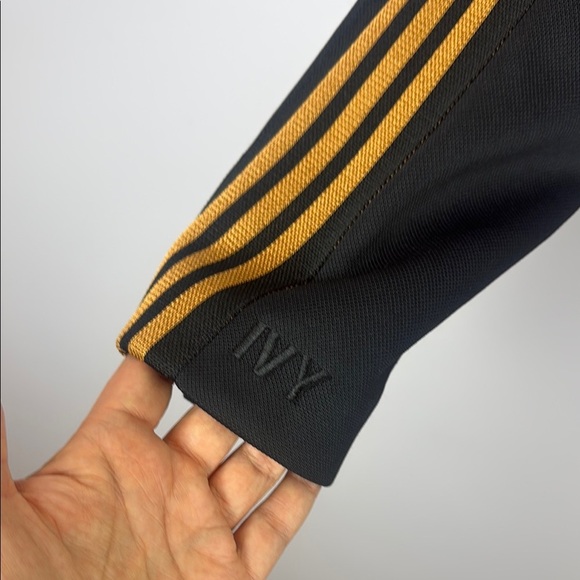 Adidas x Ivy Park Black and Gold Crop Suit Jacket Blazer Size 1X - Picture 6 of 15